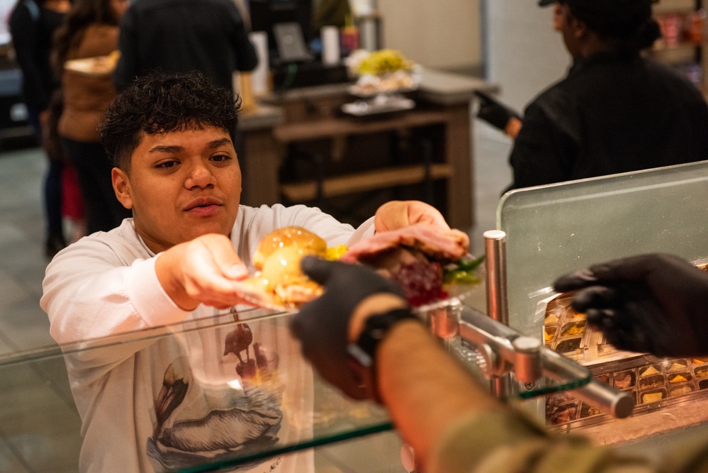 Monarch Dining Facility cultivates camaraderie with Thanksgiving meal