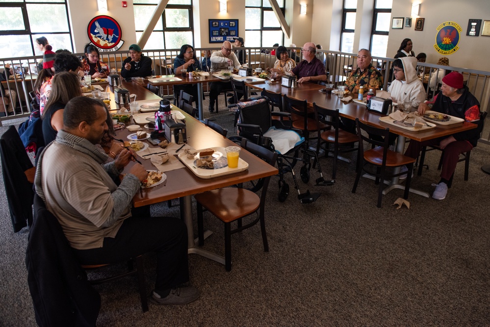 Monarch Dining Facility cultivates camaraderie with Thanksgiving meal