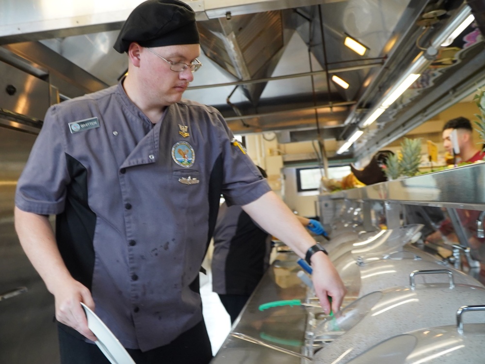 Thanksgiving at the award-winning Scudder Hall Galley onboard Naval Weapons Station Yorktown