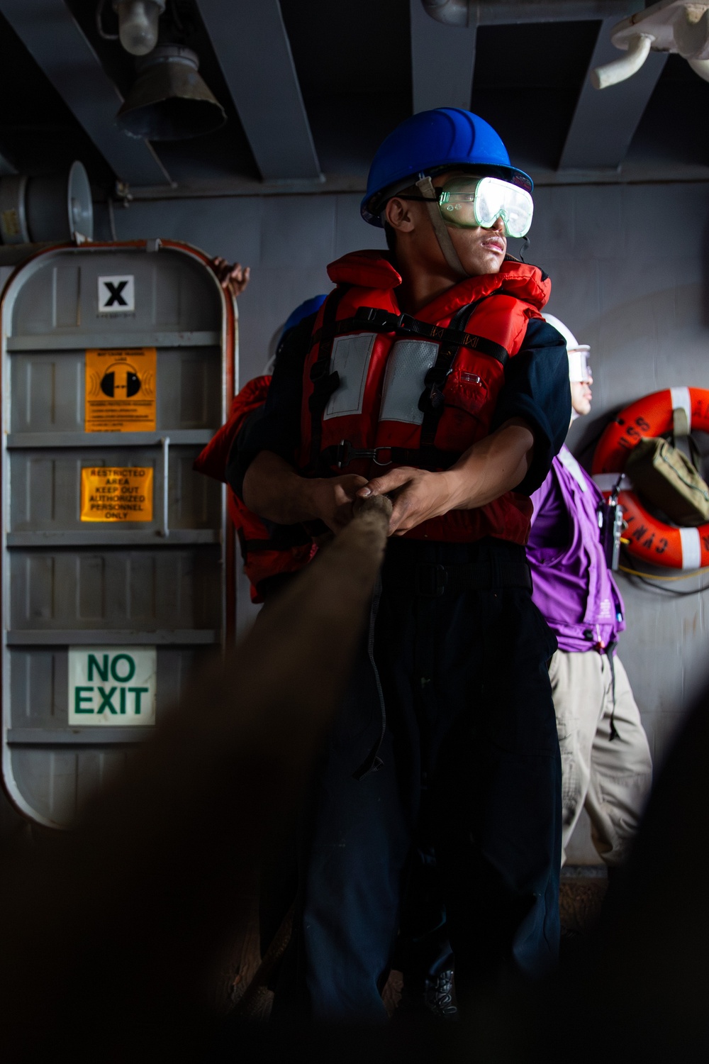 Abraham Lincoln conducts a replenishment-at-sea with USNS Rappahannock