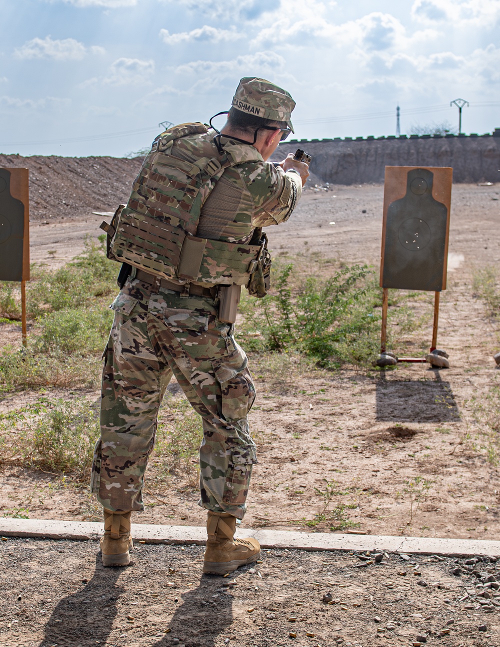 82nd ERQS hosts CJTF-HOA commander at weapons range