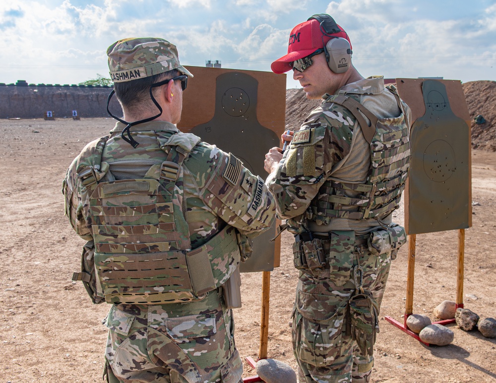 82nd ERQS hosts CJTF-HOA commander at weapons range