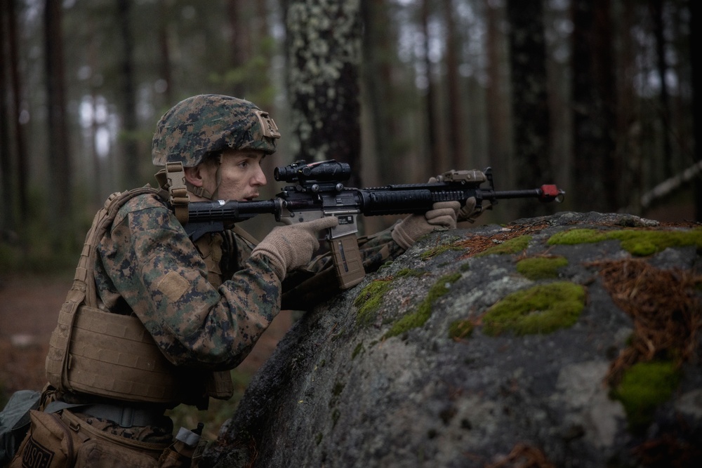 U.S. Marines Conduct a Force on Force Search and Destroy Exercise