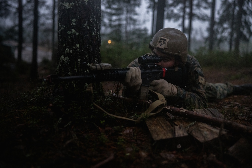 U.S. Marines Conduct a Force on Force Search and Destroy Exercise