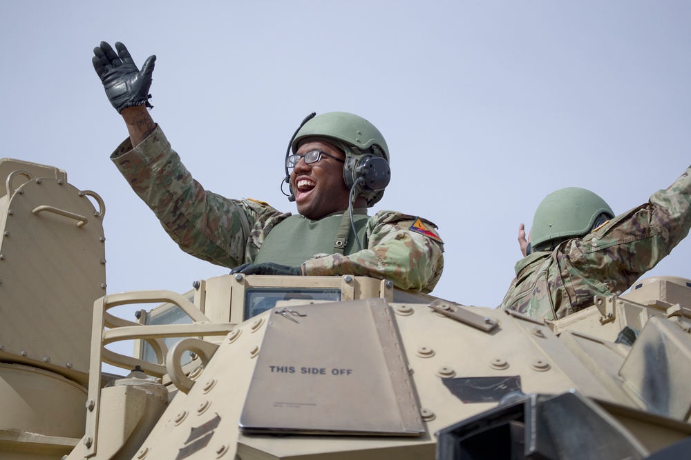 Bliss Soldiers take part in El Paso’s annual Sun Bowl parade, college football bowl game to be held Dec. 31