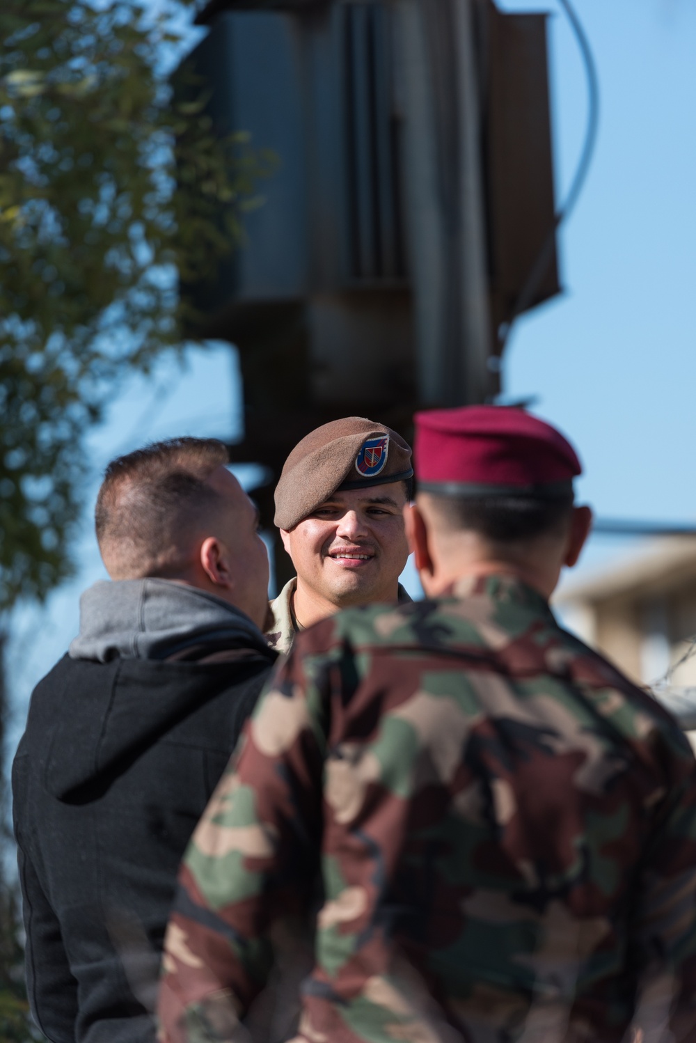 Coalition Advisors Discuss Ongoing Partner Projects with Peshmerga