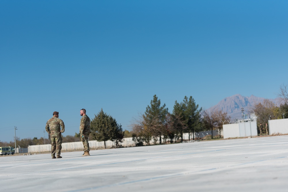 Coalition Advisors Discuss Ongoing Partner Projects with Peshmerga