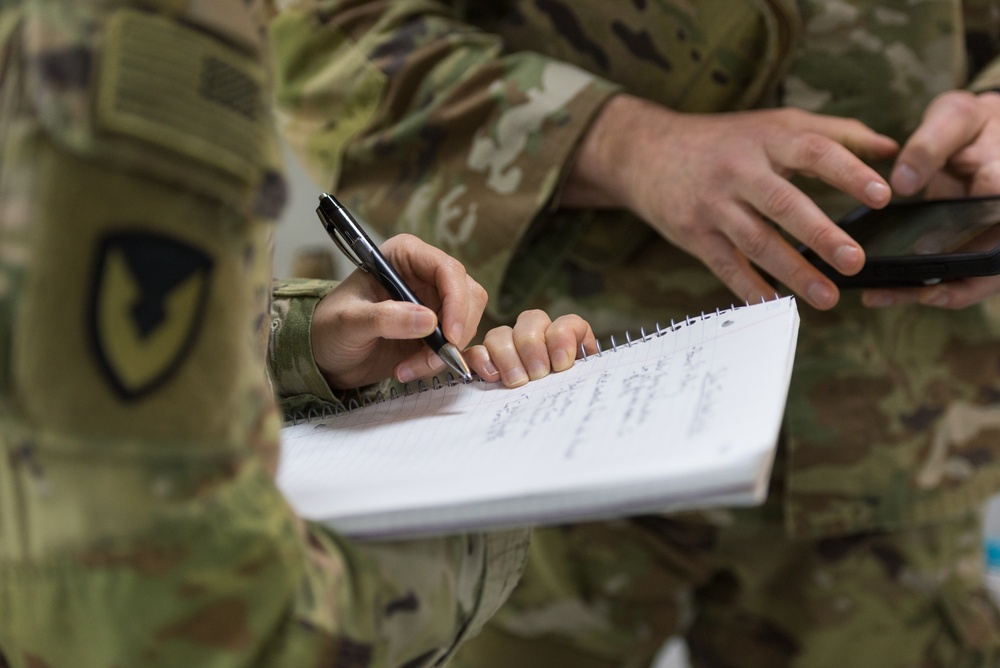 Coalition Advisors Discuss Ongoing Partner Projects with Peshmerga