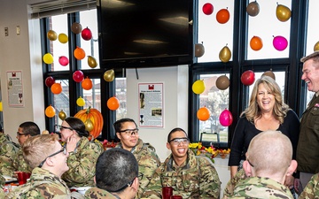 Soldiers celebrate Thanksgiving with Army family