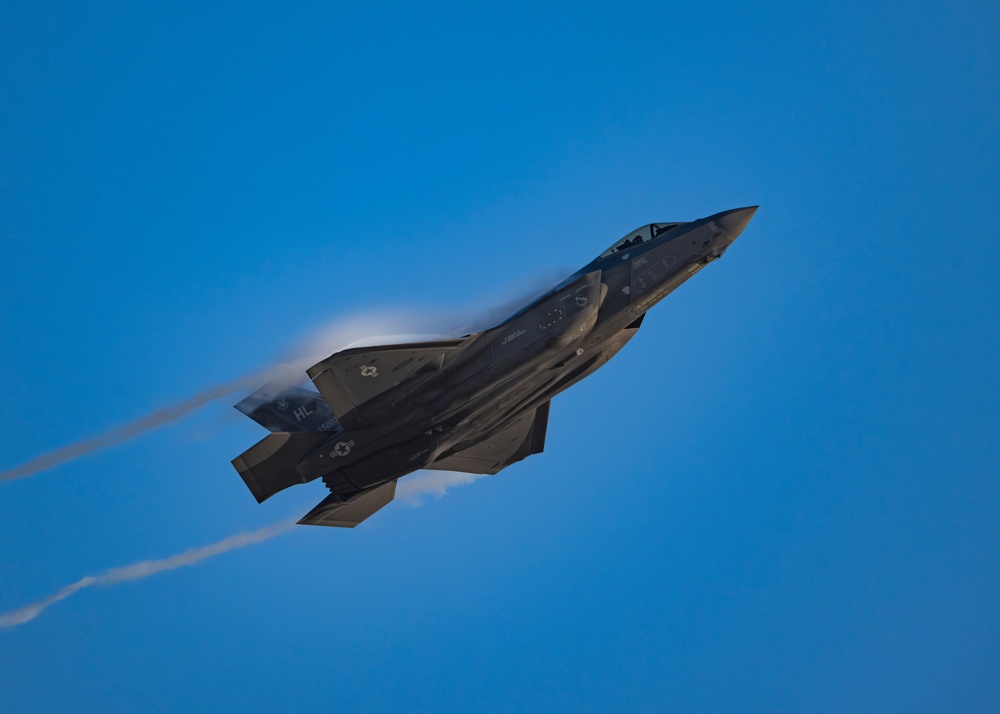 F-35 Demo Team conducts practice at Hill AFB