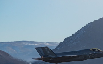 F-35 Demo Team conducts practice at Hill AFB