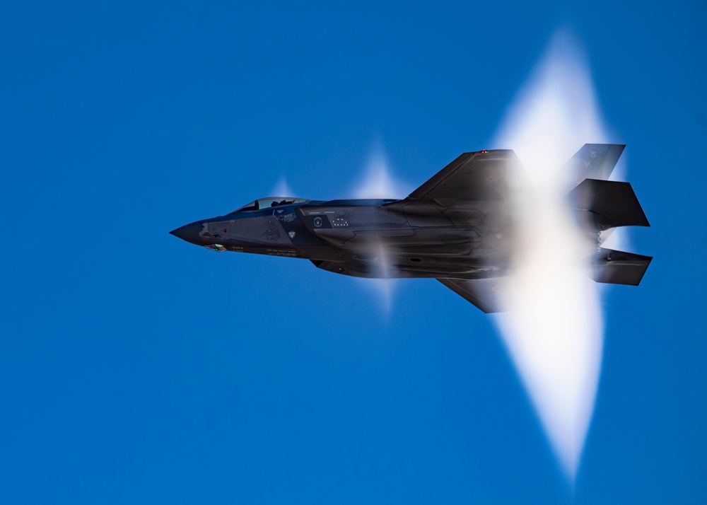 F-35 Demo Team conducts practice at Hill AFB