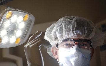 Dental assistant keeps Holloman personnel smiling