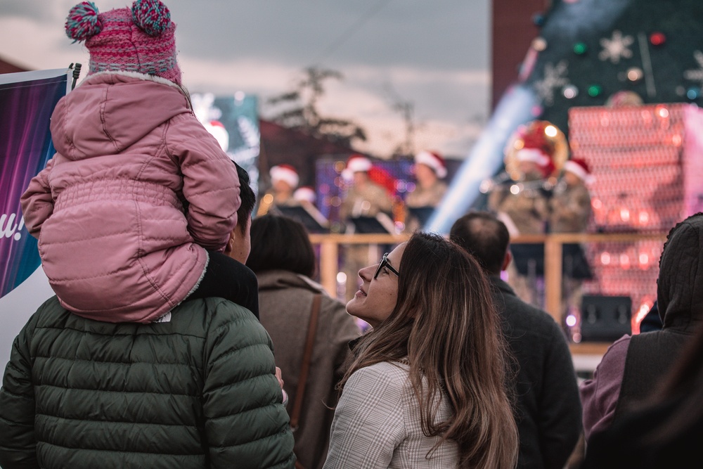 Eighth Army Tree Lighting Ceremony