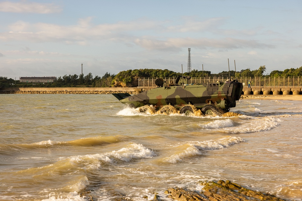 Amphibious Combat Vehicle Tide Training