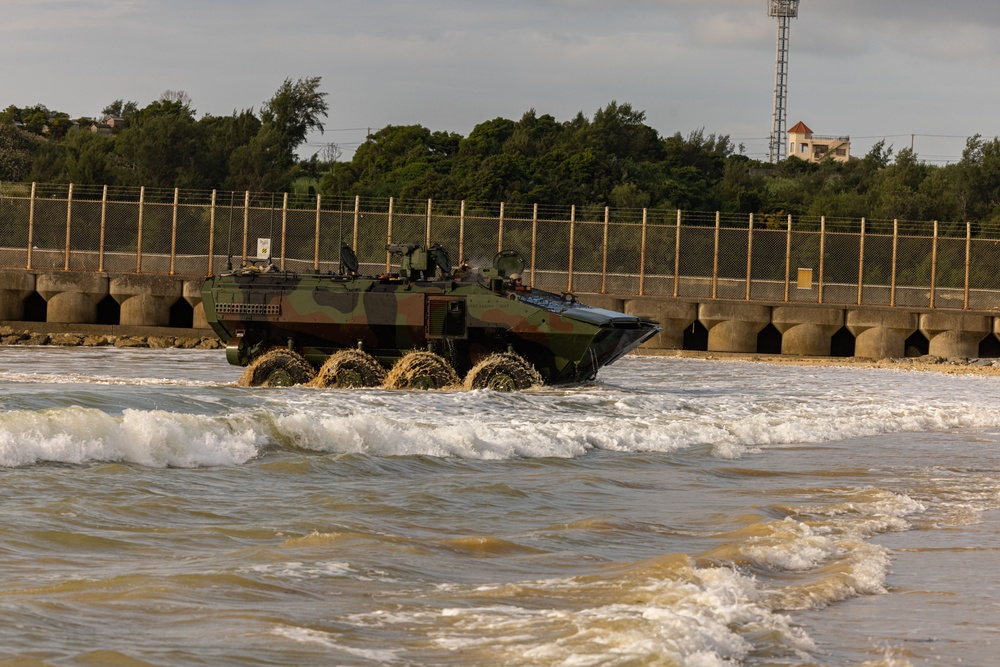 Amphibious Combat Vehicle Tide Training