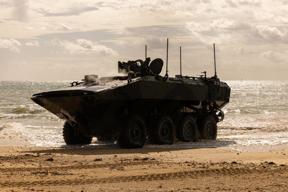 Amphibious Combat Vehicle Tide Training