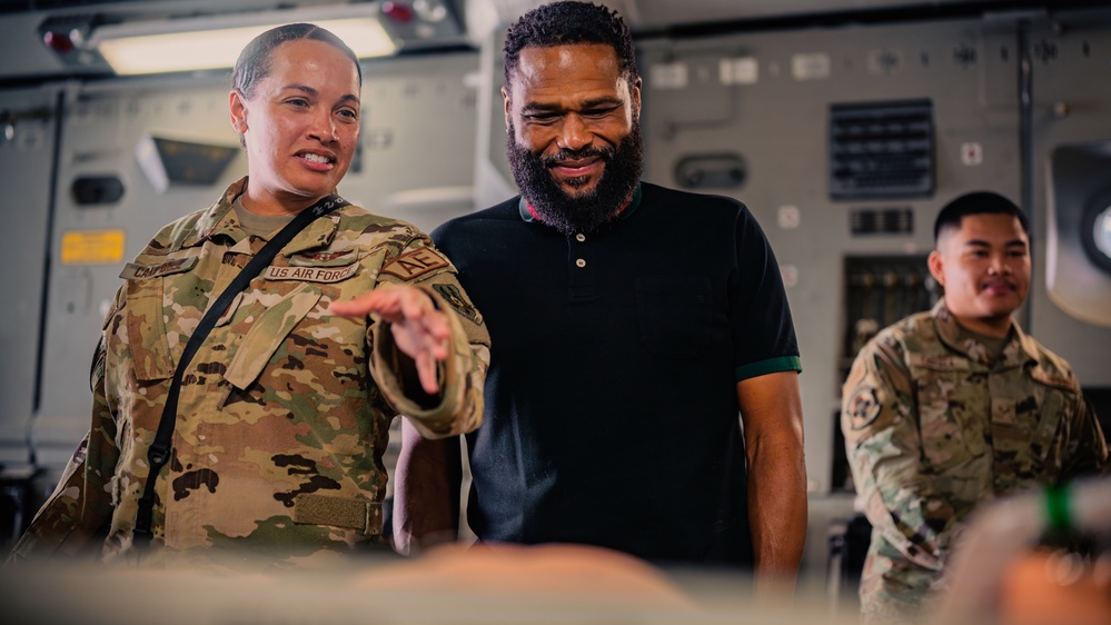 Actor Anthony Anderson tours the 379th AEW