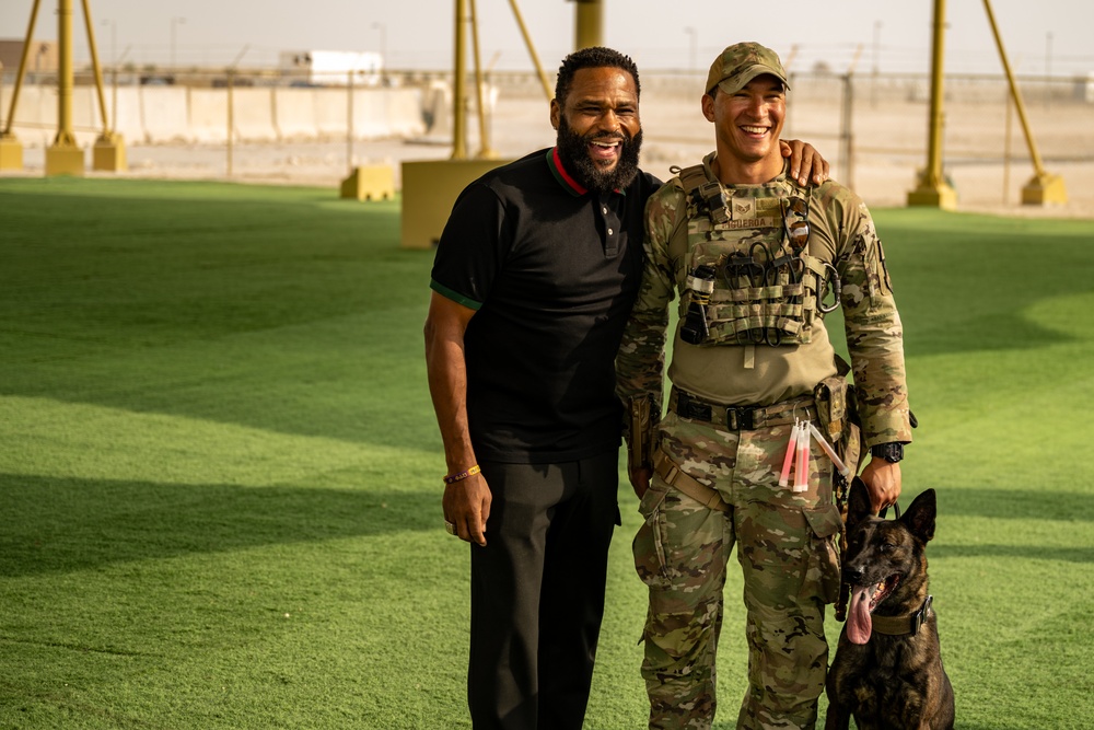 Actor Anthony Anderson tours the 379th AEW