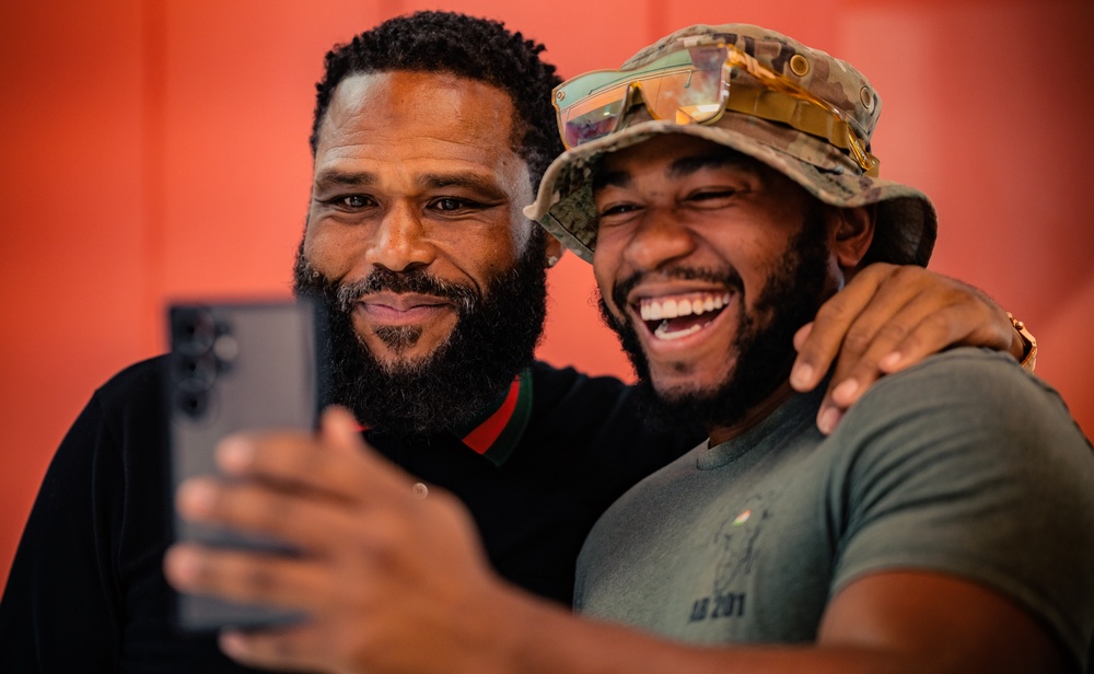 Actor Anthony Anderson tours the 379th AEW