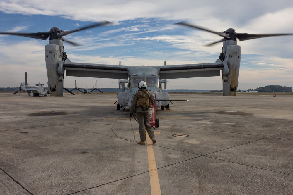 Leading means giving back: Gunnery Sgt. Chad Tompkins Jr. influences the next generation of Osprey crew chiefs