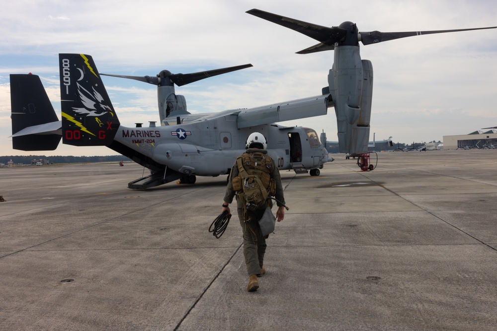 Leading means giving back: Gunnery Sgt. Chad Tompkins Jr. influences the next generation of Osprey crew chiefs