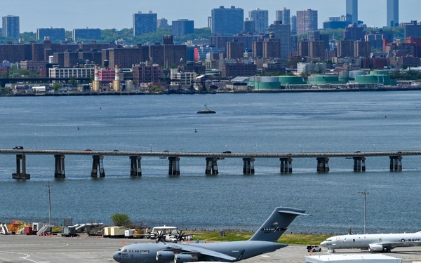 105th Airlift Wing Visits LaGuardia Airport for Kiwanis Kids Day