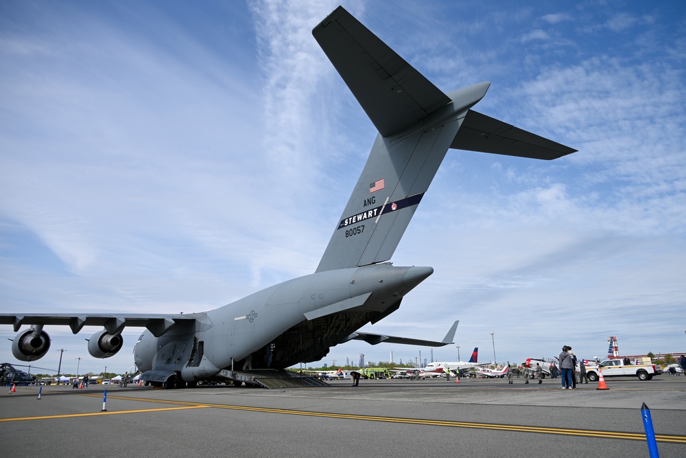 105th Airlift Wing Visits LaGuardia Airport for Kiwanis Kids Day