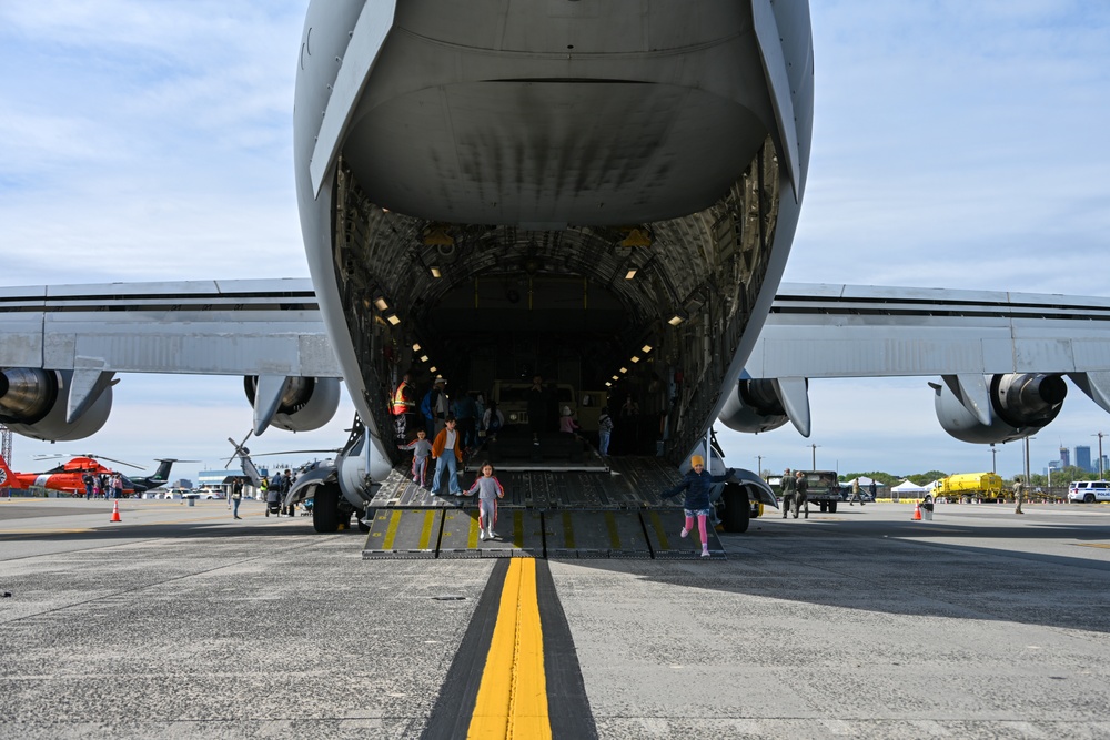 105th Airlift Wing Visits LaGuardia Airport for Kiwanis Kids Day