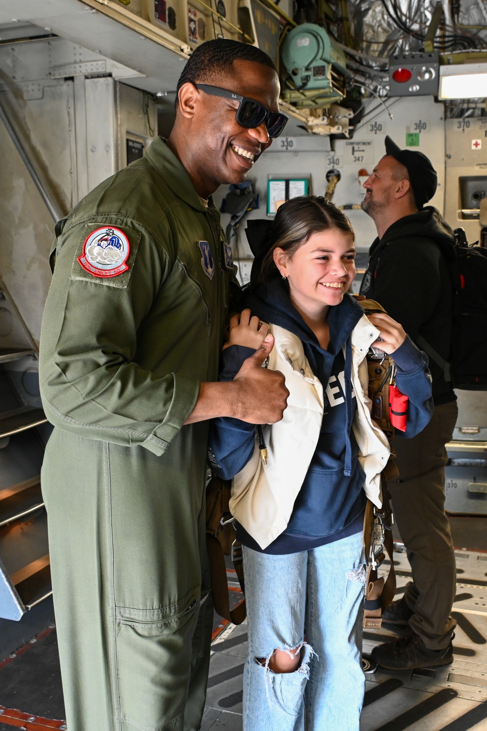 105th Airlift Wing Visits LaGuardia Airport for Kiwanis Kids Day