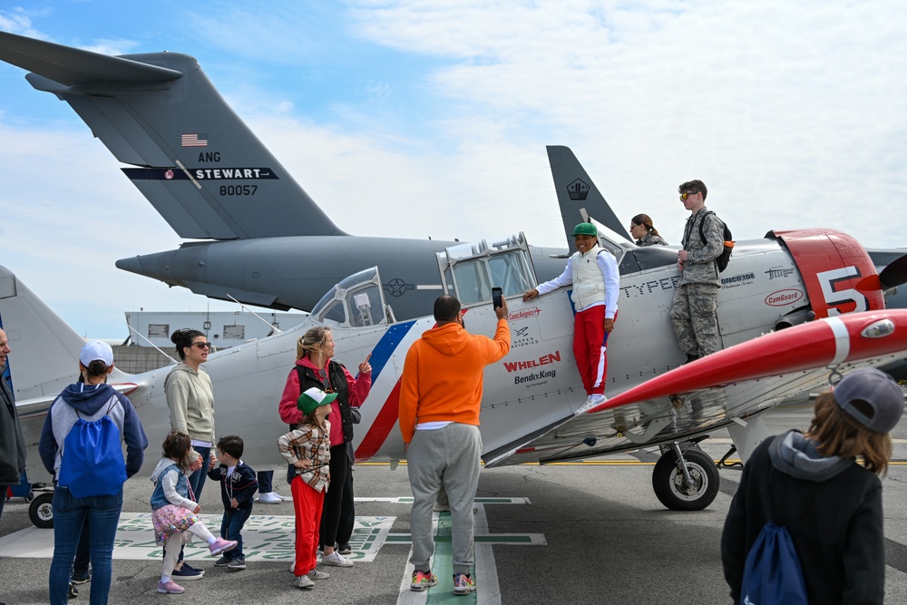 105th Airlift Wing Visits LaGuardia Airport for Kiwanis Kids Day