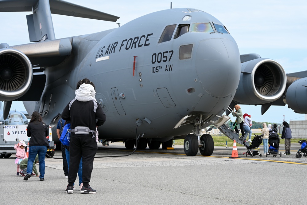 105th Airlift Wing Visits LaGuardia Airport for Kiwanis Kids Day