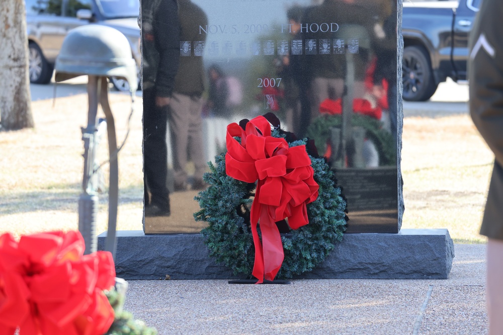 Wreath laid at OEF/OIF Monuments