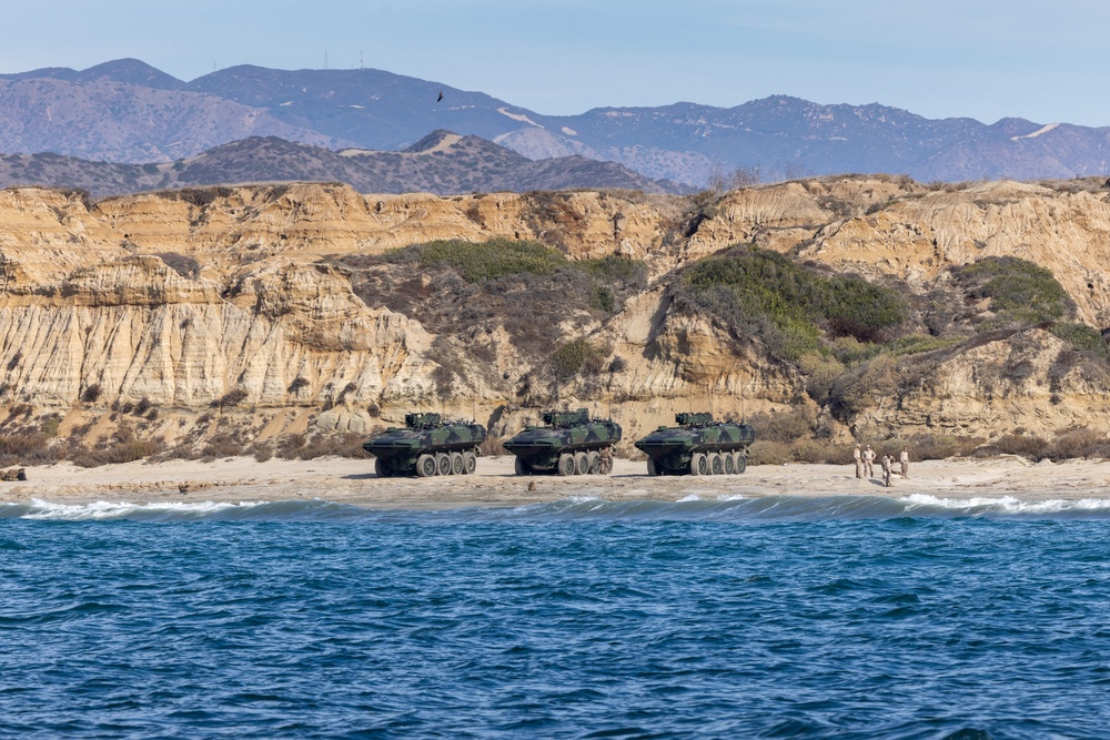 3rd AA Bn. conducts surf transit training