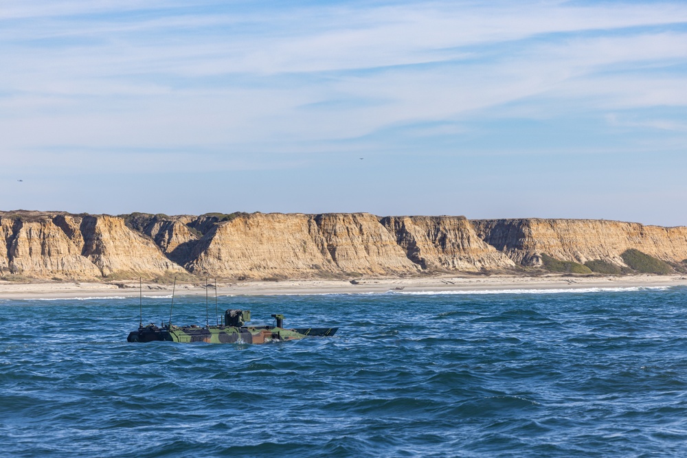 3rd AA Bn. conducts surf transit training