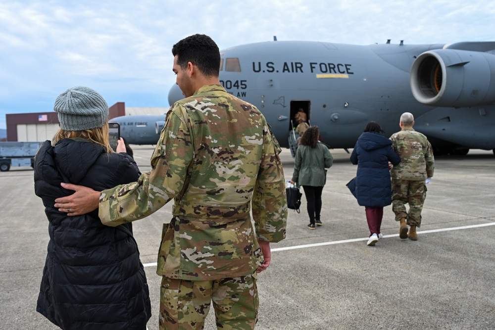 105th Airlift Wing Hosts Spouse Flight