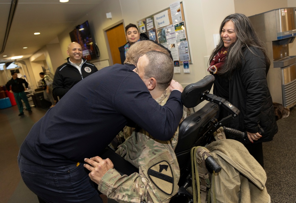 NFL Commissioner Visits Walter Reed