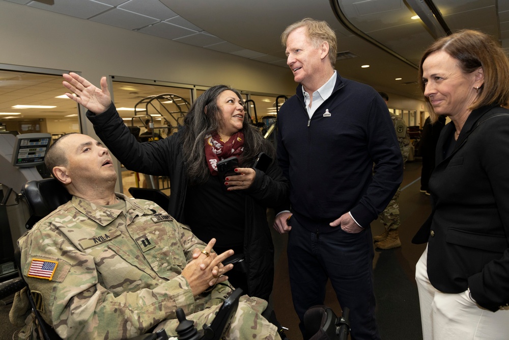 NFL Commissioner Visits Walter Reed