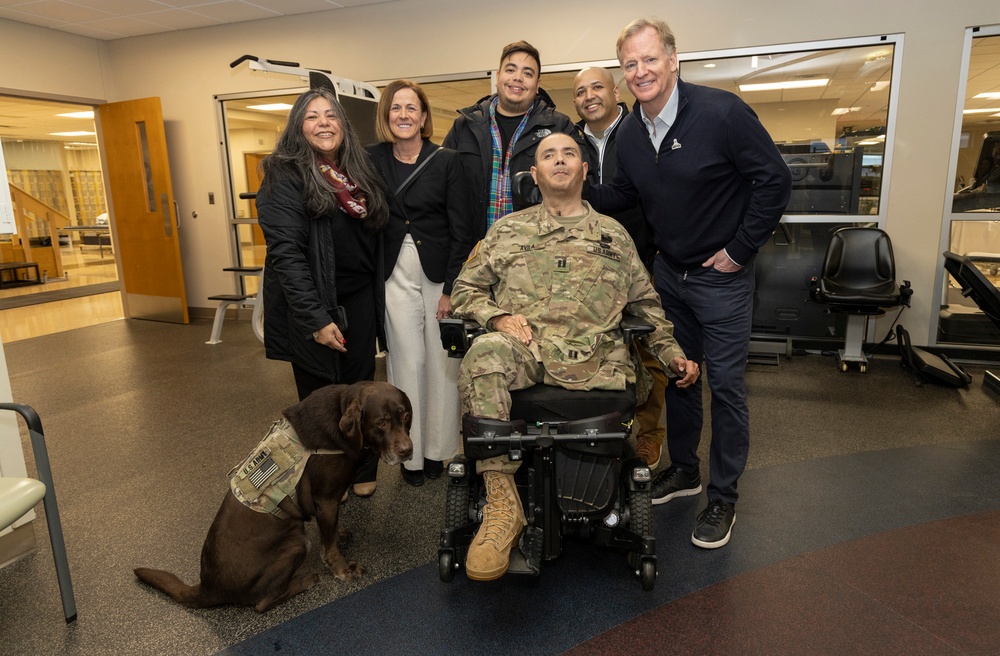 NFL Commissioner Visits Walter Reed