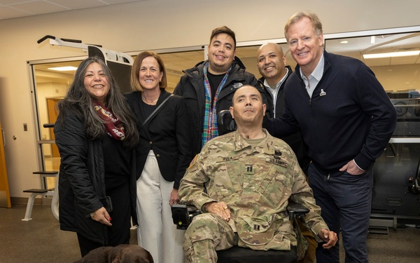 NFL Commissioner Visits Walter Reed