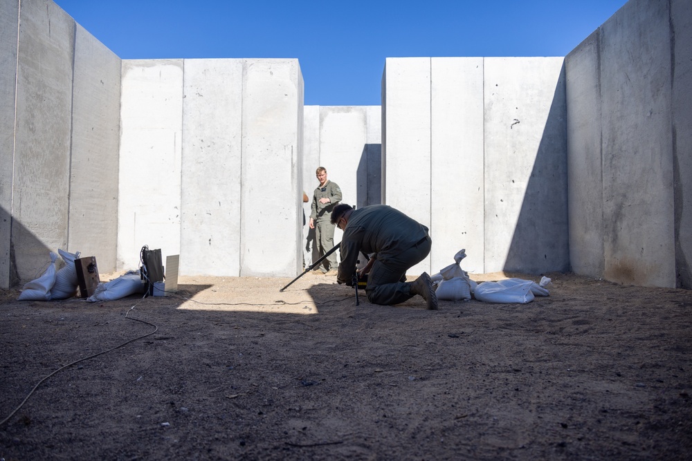 3D MAW and MCAS Miramar EOD conduct an Explosives Disposal Range