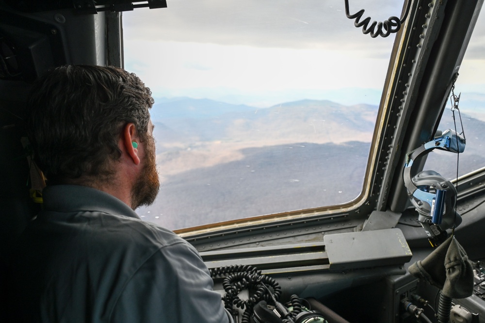 105th Airlift Wing Hosts Spouse Flight