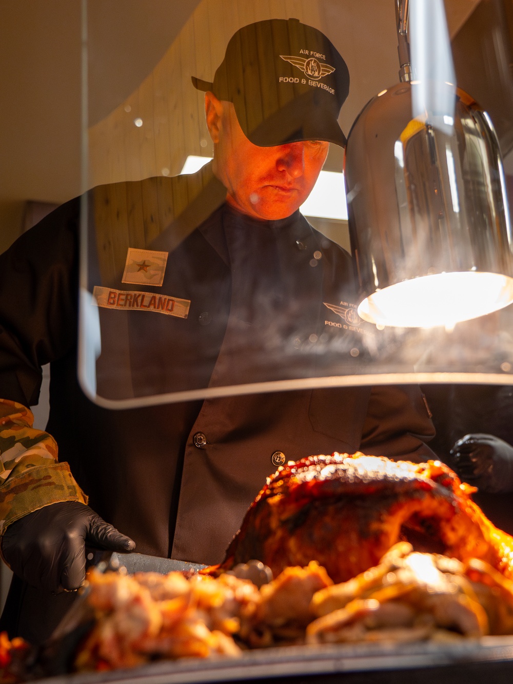 Luke Leaders Serve Holiday Meal