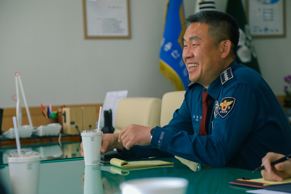 U.S. Army Garrison Yongsan-Casey Commander meets Yongsan Police Station Chief