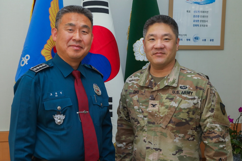 U.S. Army Garrison Yongsan-Casey Commander meets Yongsan Police Station Chief