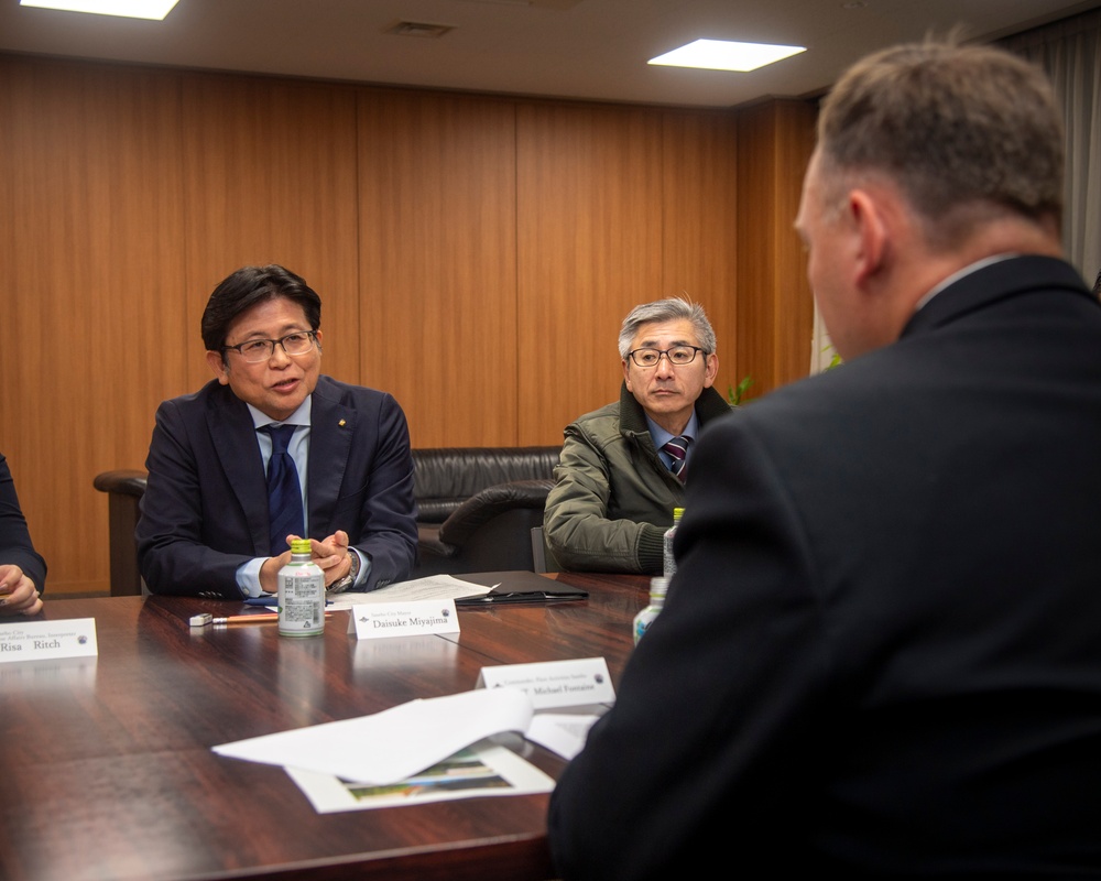 CFAS Meets with Sasebo City Mayor for Quarterly Meeting