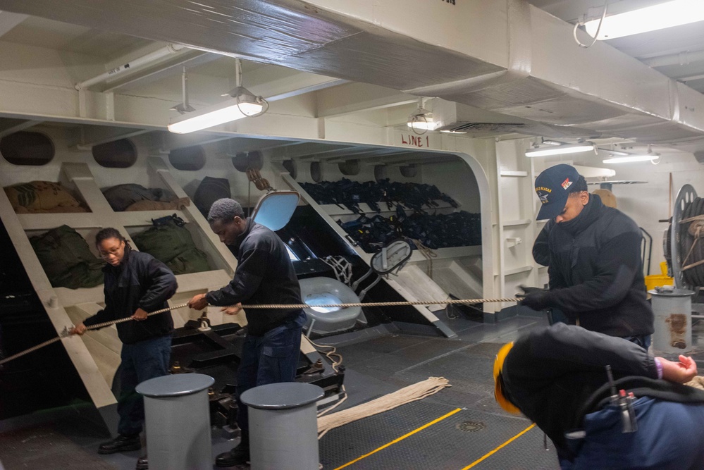 USS Ronald Reagan (CVN 76) departs Naval Base Kitsap Bremerton