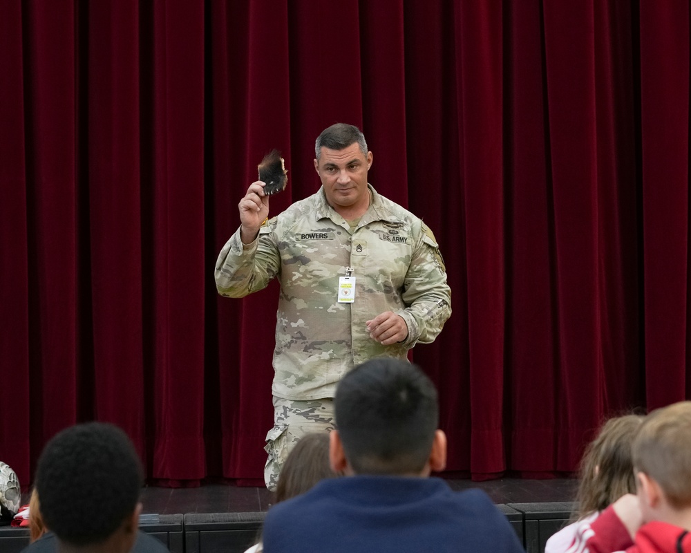 Native American Sky Soldier Shares culture with school kids