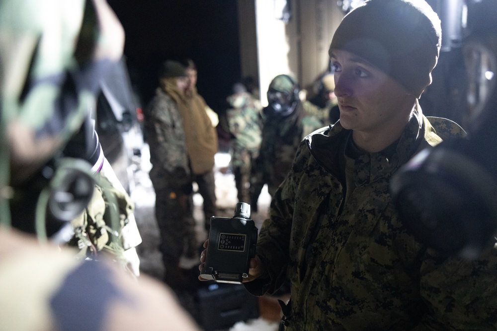 CBRN Marines Conduct Bilateral Training with the Nylands Brigade EOD Team