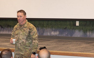 10th Mountain Division Senior NCOs Ruck Through the Snow